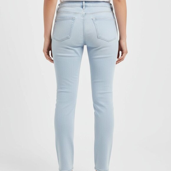 Almost Famous Mid Rise Distressed Light Wash Roll Up Skinny Jeans Size 7 Womens - Picture 2 of 6